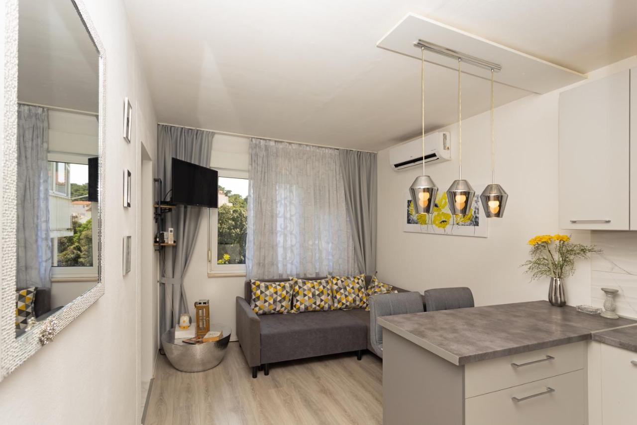 Apartment Nina Hvar Town